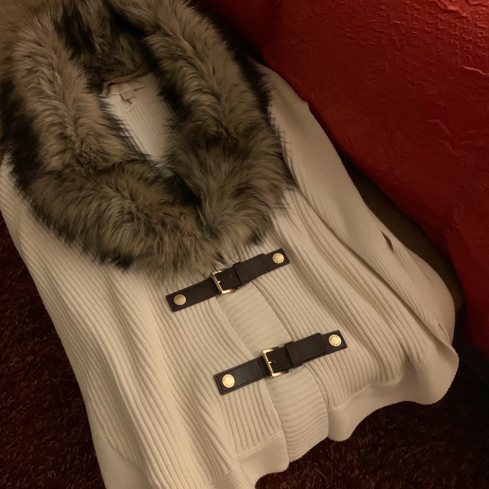 🤩MICHAEL KORS🤩MK AUTHENTIC BUCKLE FRONT PONCHO🤩